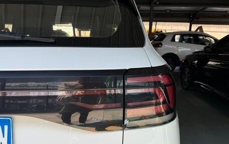 Volkswagen T-Cross I, 2023 год, 1 414 000 рублей, 8 фотография