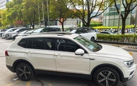 Volkswagen Tiguan II, 2020 год, 1 786 000 рублей, 4 фотография