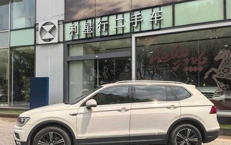 Volkswagen Tiguan II, 2020 год, 1 786 000 рублей, 6 фотография