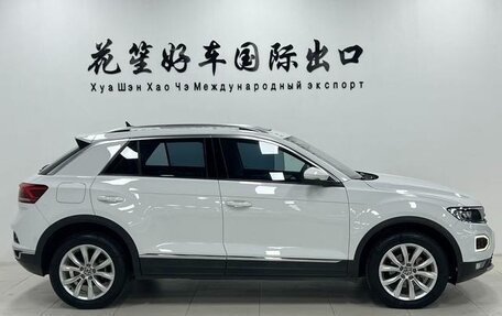 Volkswagen T-Roc I, 2023 год, 1 681 000 рублей, 4 фотография