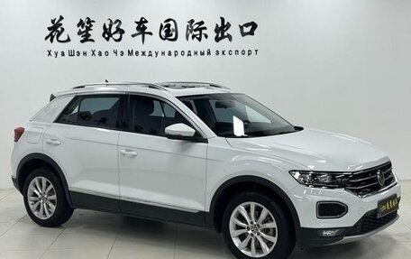 Volkswagen T-Roc I, 2023 год, 1 681 000 рублей, 3 фотография