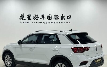 Volkswagen T-Roc I, 2023 год, 1 681 000 рублей, 7 фотография