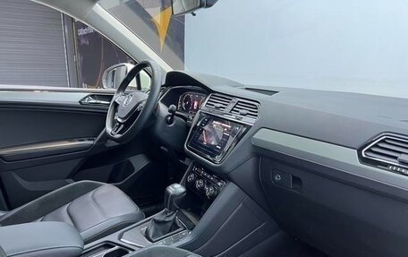 Volkswagen Tiguan II, 2021 год, 2 194 000 рублей, 7 фотография