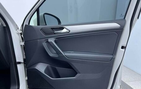 Volkswagen Tiguan II, 2021 год, 2 194 000 рублей, 15 фотография