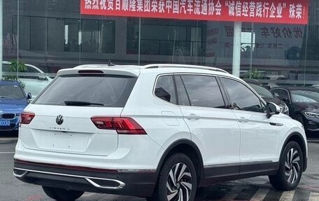 Volkswagen Tiguan II, 2023 год, 2 768 000 рублей, 5 фотография