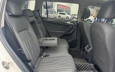 Volkswagen Tiguan II, 2023 год, 2 768 000 рублей, 22 фотография