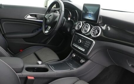 Mercedes-Benz CLA, 2018 год, 2 040 000 рублей, 10 фотография