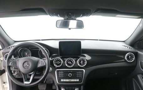 Mercedes-Benz CLA, 2018 год, 2 040 000 рублей, 11 фотография