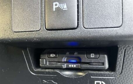 Toyota Roomy I, 2023 год, 1 030 000 рублей, 9 фотография