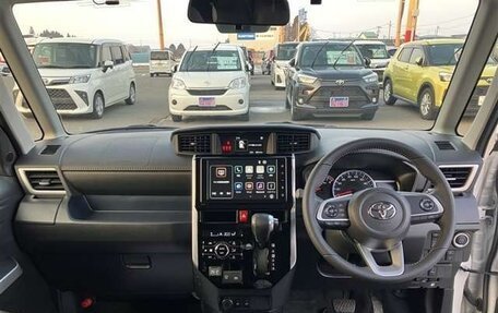 Toyota Roomy I, 2023 год, 1 030 000 рублей, 12 фотография