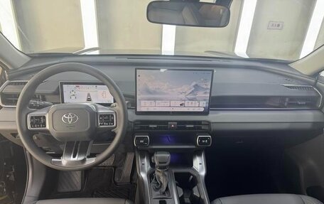 Toyota RAV4, 2026 год, 4 226 000 рублей, 11 фотография