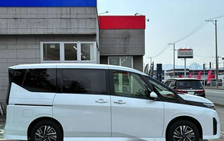 Nissan Serena, 2023 год, 1 820 000 рублей, 5 фотография