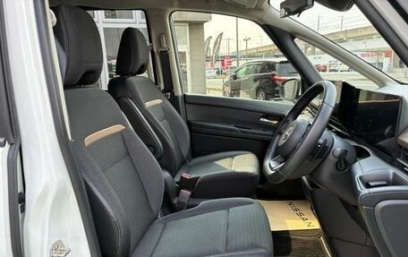 Nissan Serena, 2023 год, 1 820 000 рублей, 8 фотография