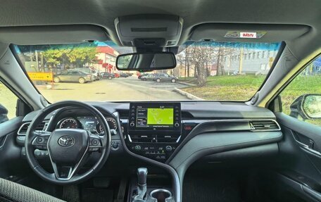 Toyota Camry, 2021 год, 3 900 000 рублей, 6 фотография