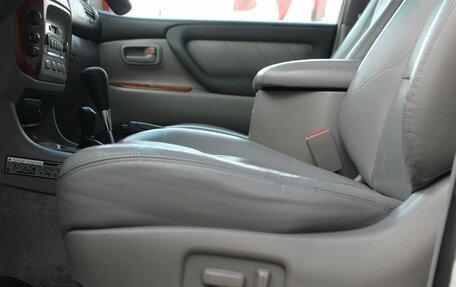 Toyota Land Cruiser 100 рестайлинг 2, 2004 год, 2 145 000 рублей, 15 фотография