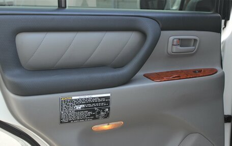 Toyota Land Cruiser 100 рестайлинг 2, 2004 год, 2 145 000 рублей, 18 фотография