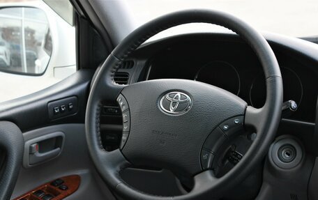 Toyota Land Cruiser 100 рестайлинг 2, 2004 год, 2 145 000 рублей, 24 фотография