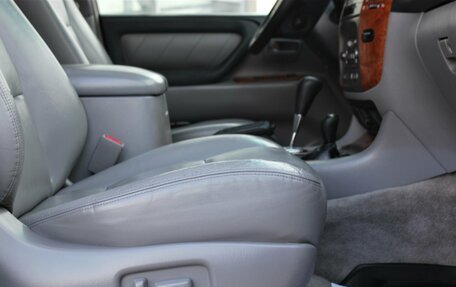 Toyota Land Cruiser 100 рестайлинг 2, 2004 год, 2 145 000 рублей, 21 фотография