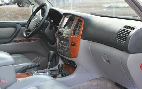 Toyota Land Cruiser 100 рестайлинг 2, 2004 год, 2 145 000 рублей, 20 фотография