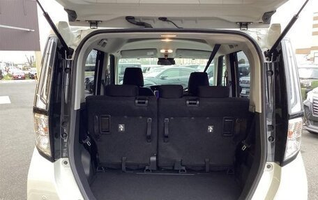 Toyota Roomy I, 2017 год, 700 000 рублей, 12 фотография