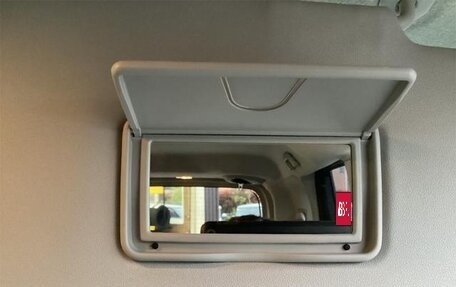 Toyota Roomy I, 2017 год, 700 000 рублей, 16 фотография