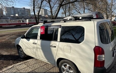 Toyota Probox I, 2015 год, 690 000 рублей, 5 фотография