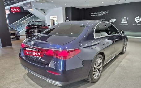 Mercedes-Benz E-Класс, 2025 год, 7 550 000 рублей, 3 фотография