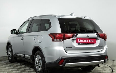 Mitsubishi Outlander III рестайлинг 3, 2018 год, 1 699 777 рублей, 7 фотография