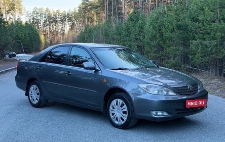 Toyota Camry V40, 2003 год, 635 000 рублей, 1 фотография