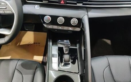 Hyundai Elantra, 2025 год, 1 805 000 рублей, 6 фотография