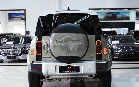 Land Rover Defender II, 2021 год, 10 180 000 рублей, 5 фотография