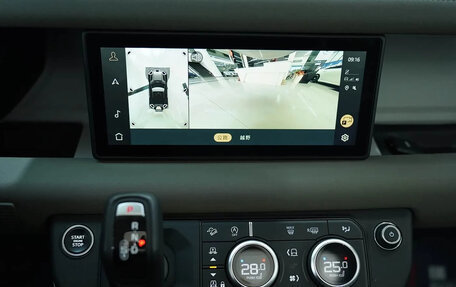 Land Rover Defender II, 2021 год, 10 180 000 рублей, 13 фотография