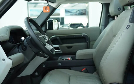 Land Rover Defender II, 2021 год, 10 180 000 рублей, 14 фотография