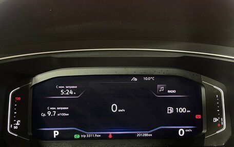 Volkswagen Tiguan II, 2019 год, 2 104 000 рублей, 17 фотография