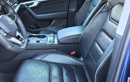 Volkswagen Touareg III, 2018 год, 5 700 000 рублей, 17 фотография