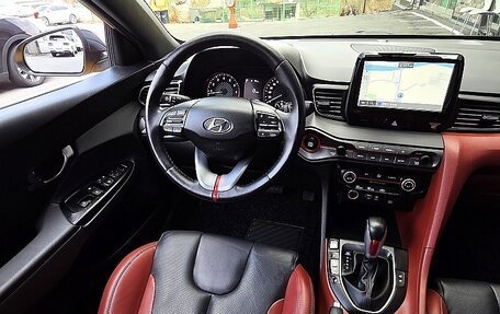 Hyundai Veloster II, 2018 год, 1 250 008 рублей, 9 фотография