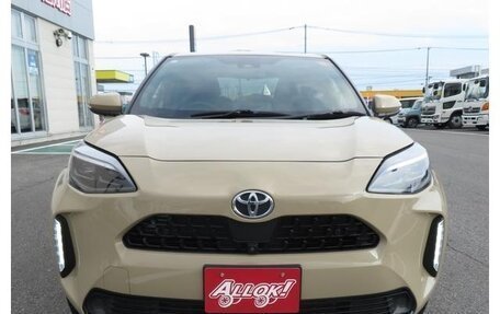 Toyota Yaris Cross, 2022 год, 1 650 000 рублей, 2 фотография