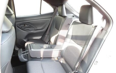 Toyota Yaris Cross, 2022 год, 1 650 000 рублей, 12 фотография