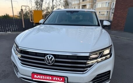 Volkswagen Touareg III, 2018 год, 3 825 000 рублей, 6 фотография