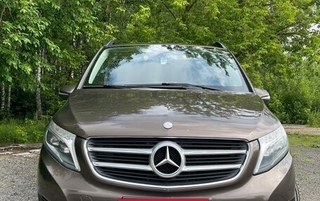 Mercedes-Benz V-Класс, 2014 год, 3 100 000 рублей, 5 фотография