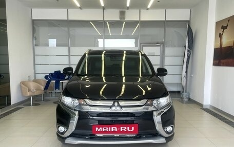 Mitsubishi Outlander III рестайлинг 3, 2017 год, 1 970 000 рублей, 2 фотография