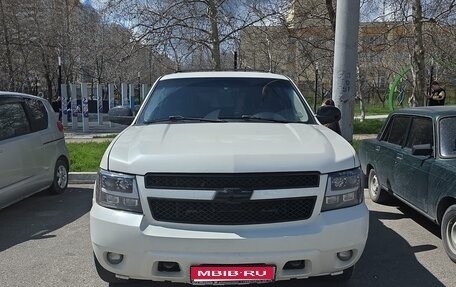 Chevrolet Tahoe III, 2012 год, 1 900 000 рублей, 1 фотография