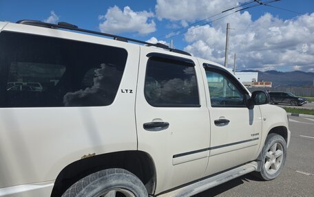 Chevrolet Tahoe III, 2012 год, 1 900 000 рублей, 2 фотография