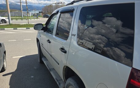 Chevrolet Tahoe III, 2012 год, 1 900 000 рублей, 4 фотография