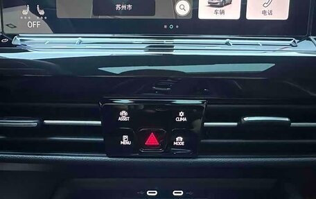 Volkswagen Golf VIII, 2023 год, 1 820 000 рублей, 11 фотография