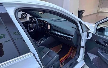 Volkswagen Golf VIII, 2023 год, 1 820 000 рублей, 18 фотография