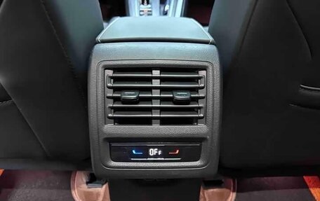 Volkswagen Golf VIII, 2023 год, 1 820 000 рублей, 13 фотография