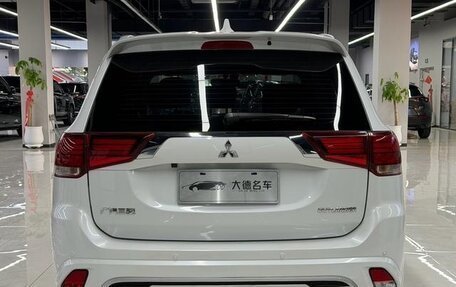 Mitsubishi Outlander III рестайлинг 3, 2021 год, 6 фотография
