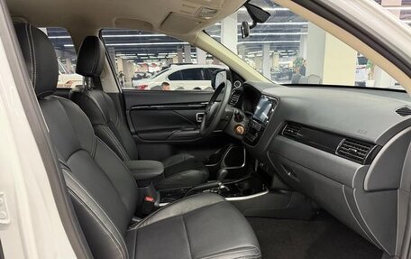 Mitsubishi Outlander III рестайлинг 3, 2021 год, 10 фотография