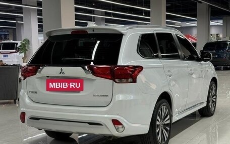 Mitsubishi Outlander III рестайлинг 3, 2021 год, 5 фотография